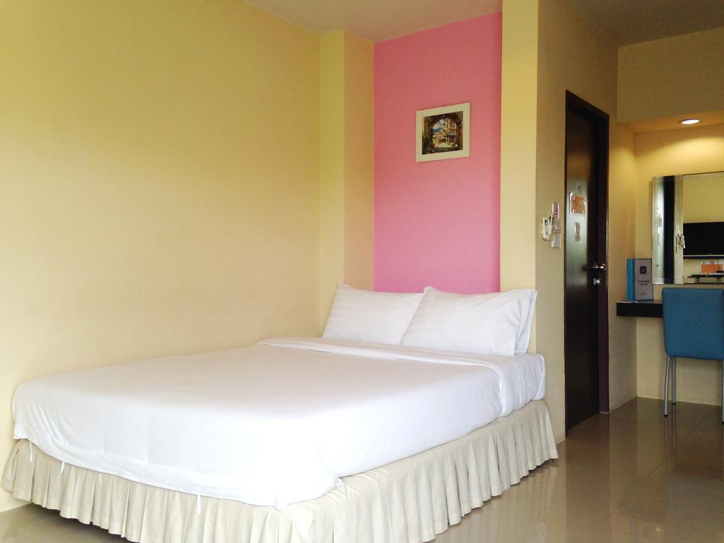 C2 Residence Lampang Exterior photo