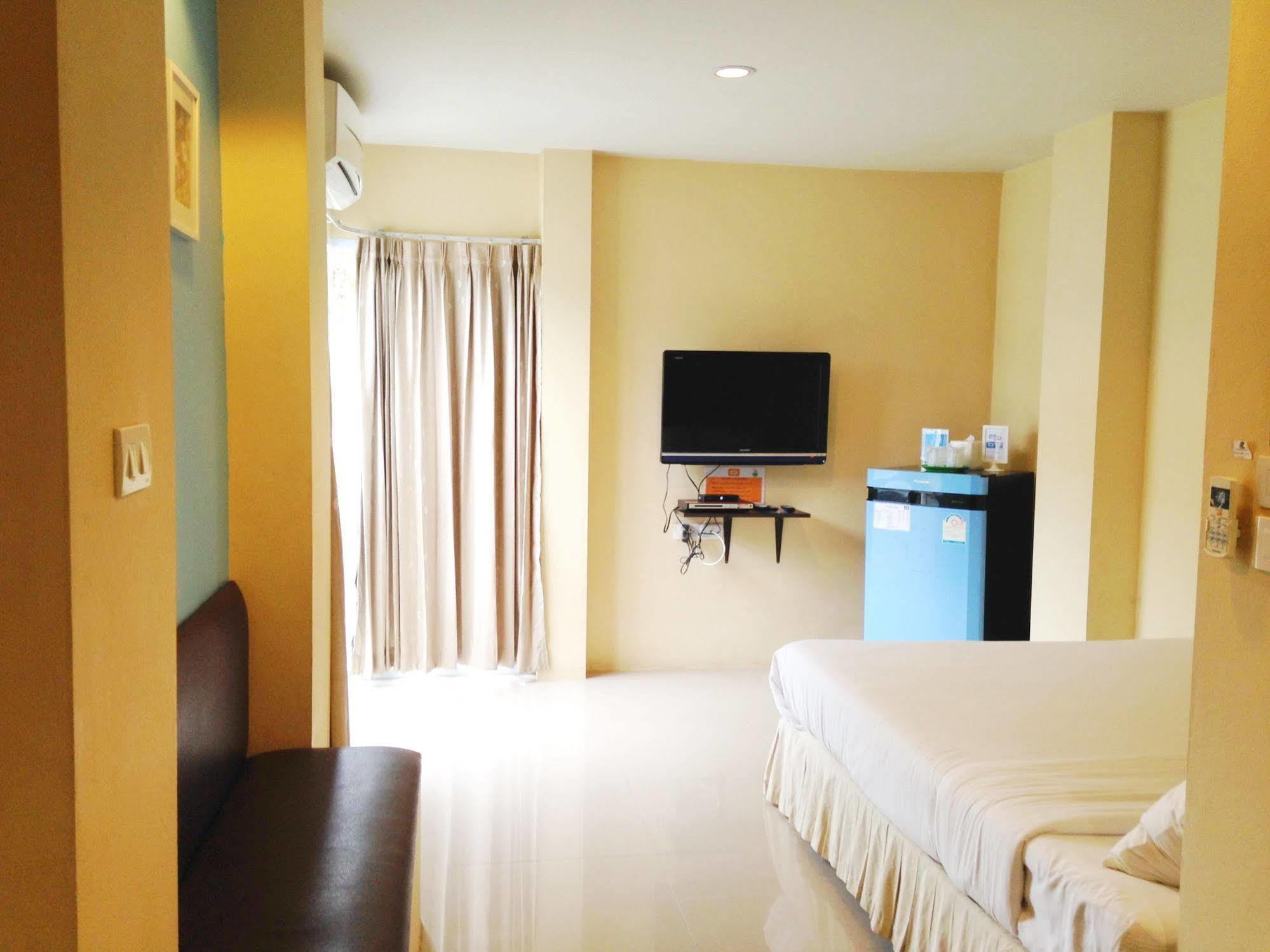 C2 Residence Lampang Exterior photo