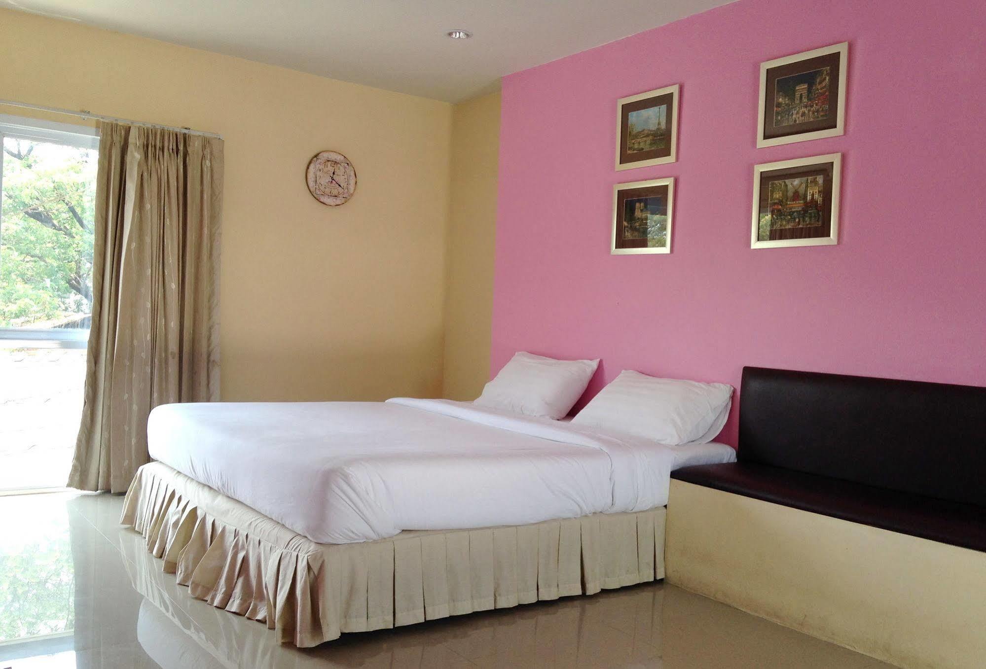 C2 Residence Lampang Exterior photo